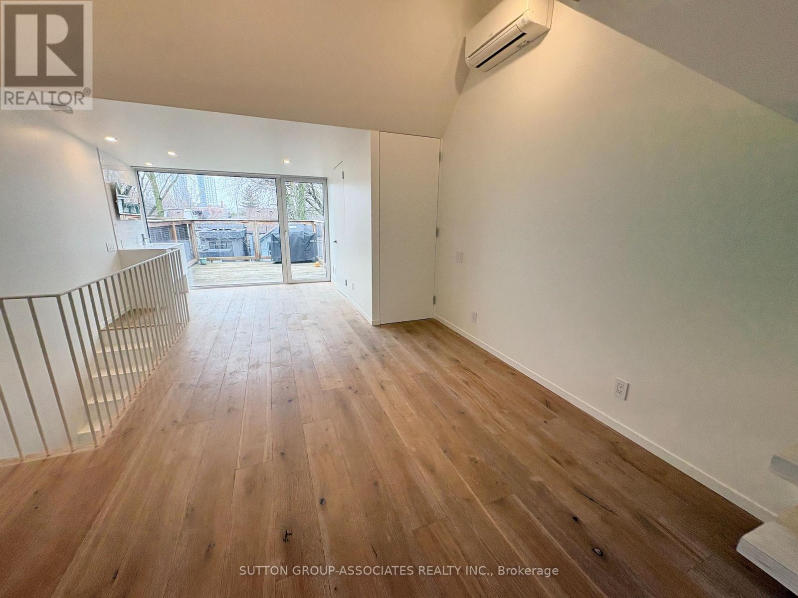 49 Olive Avenue, Toronto, Ontario  M6G 1T7 - Photo 37 - C12998690