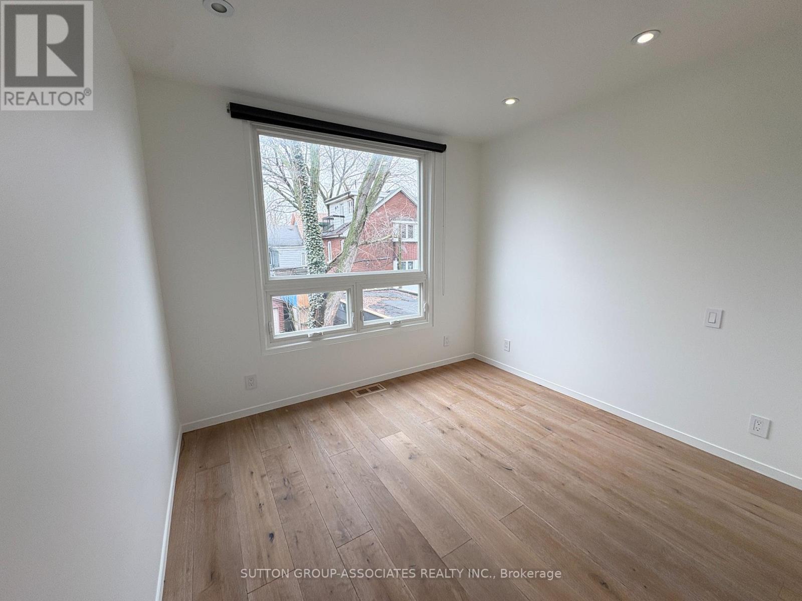 49 Olive Avenue, Toronto, Ontario  M6G 1T7 - Photo 6 - C12998690