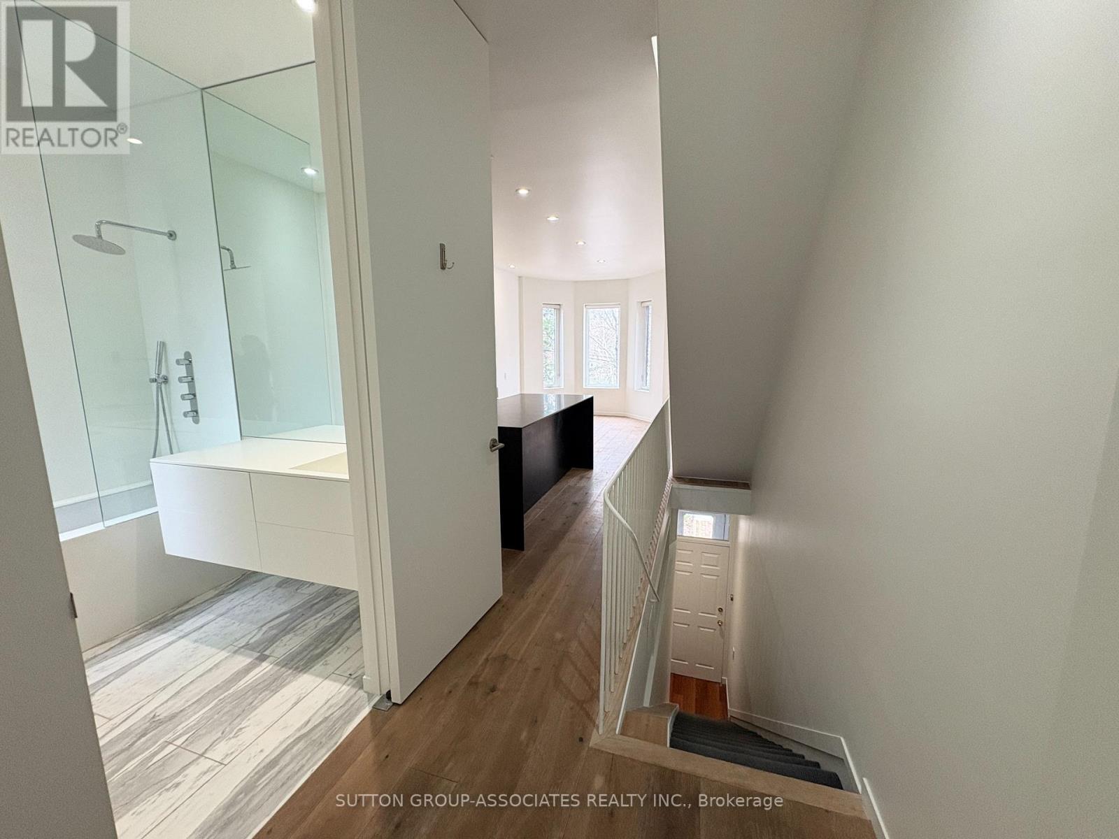 49 Olive Avenue, Toronto, Ontario  M6G 1T7 - Photo 5 - C12998690