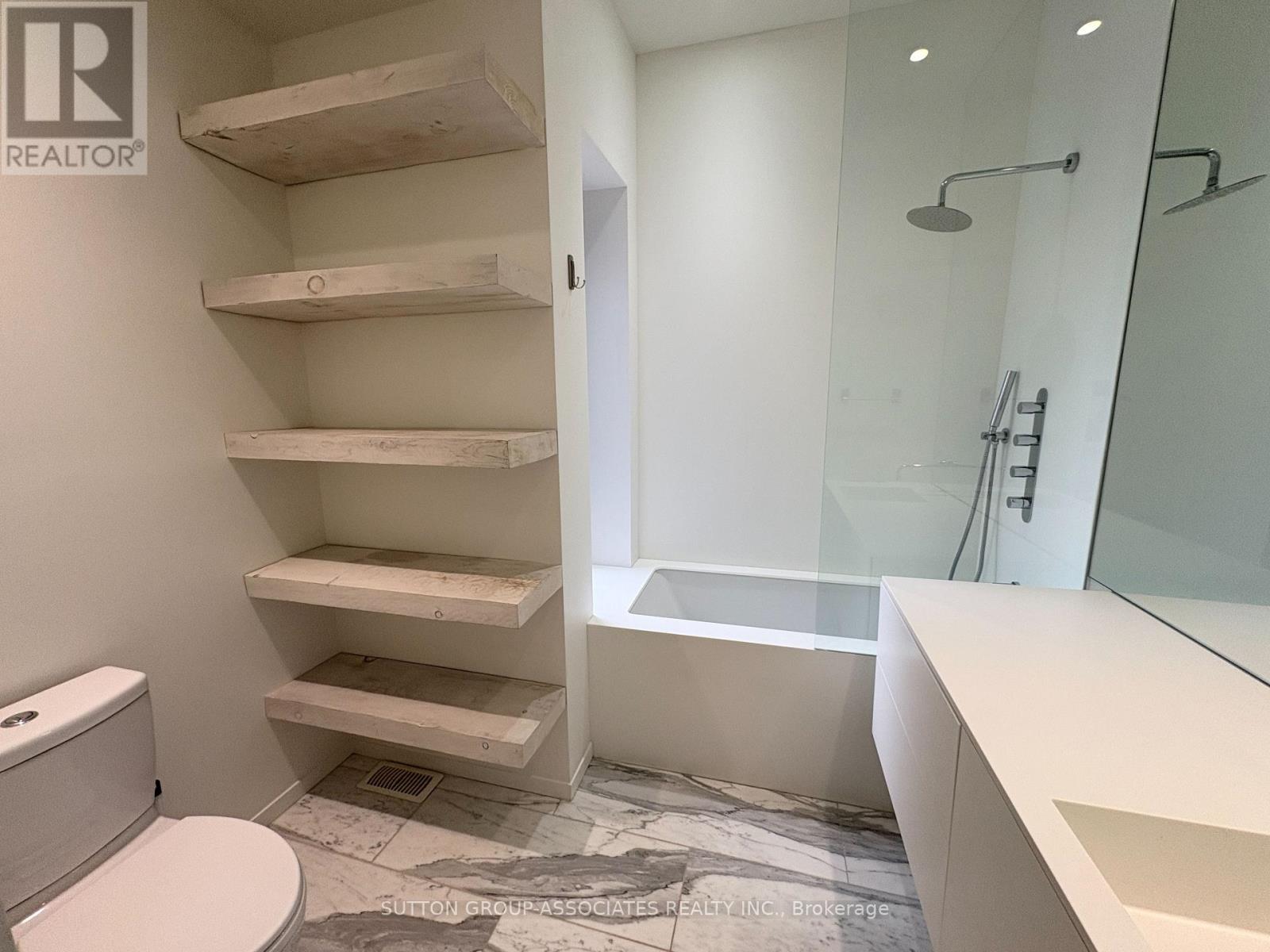 49 Olive Avenue, Toronto, Ontario  M6G 1T7 - Photo 8 - C12998690