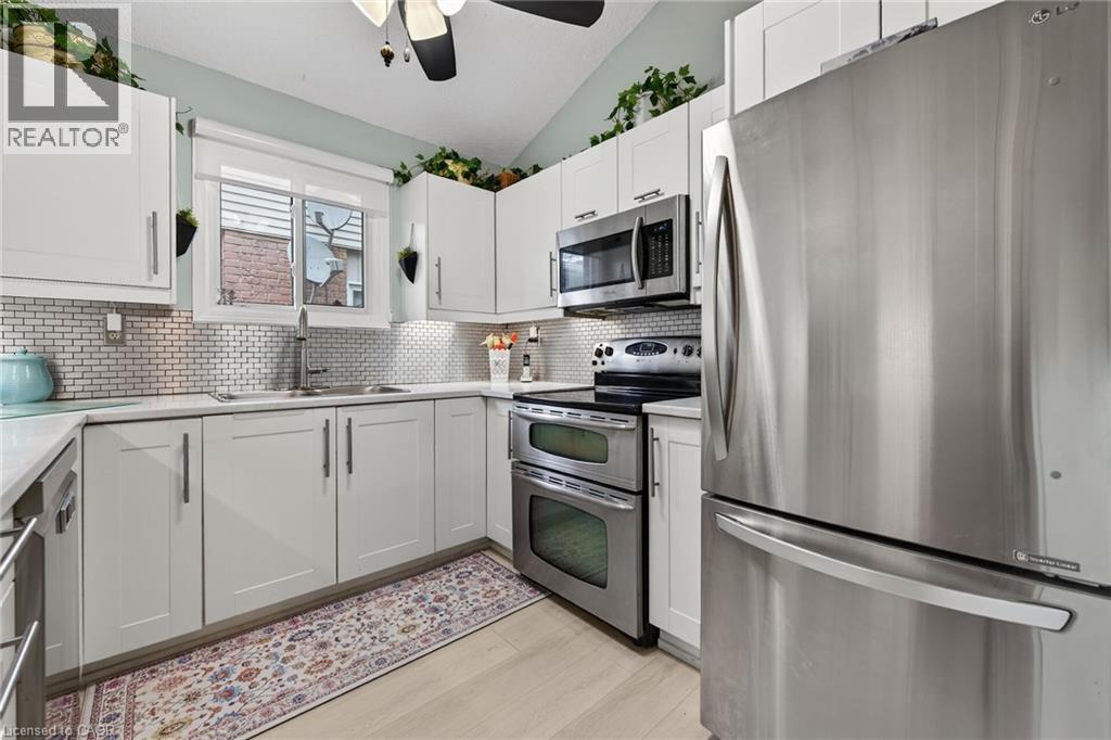 23 Juliebeth Drive, Hamilton, Ontario  L9B 2N6 - Photo 7 - 40820610