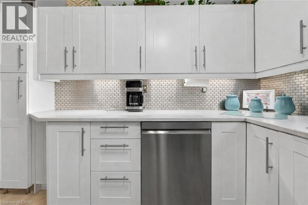 23 Juliebeth Drive, Hamilton, Ontario  L9B 2N6 - Photo 9 - 40820610