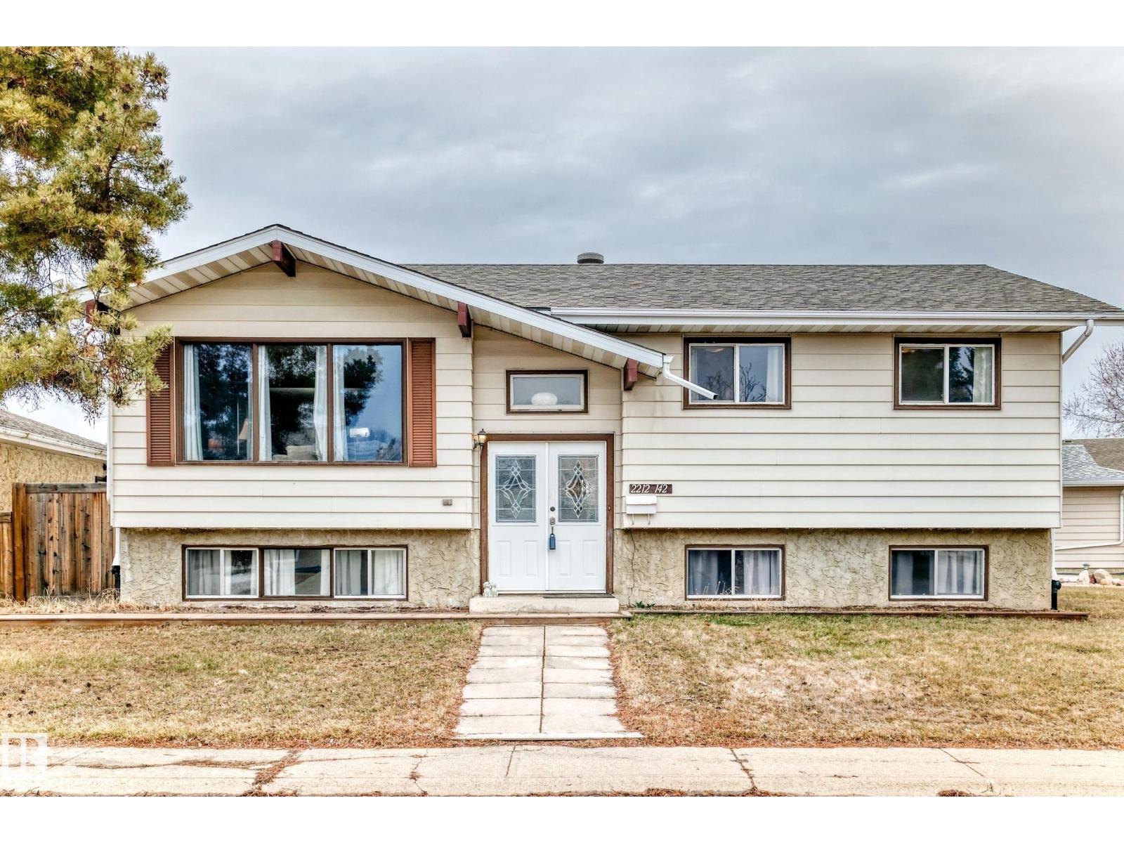 2212 142 AV NW, edmonton, Alberta