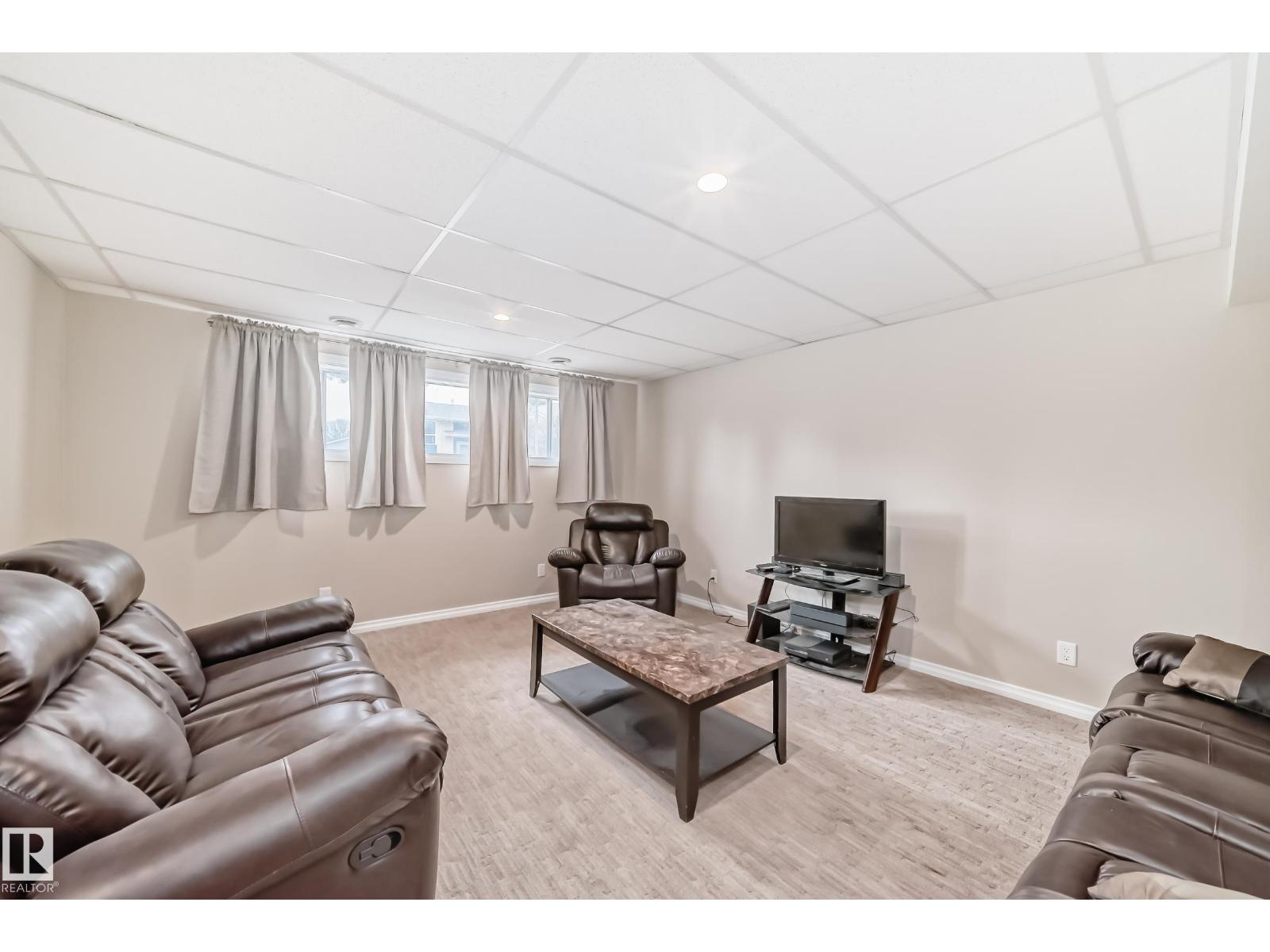 2212 142 Av Nw, Edmonton, Alberta  T5Y 1E6 - Photo 9 - E4482323