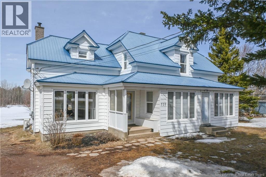 725 Saint-Pierre O. Boulevard, Caraquet, New Brunswick  E1W 1A1 - Photo 1 - NB137291