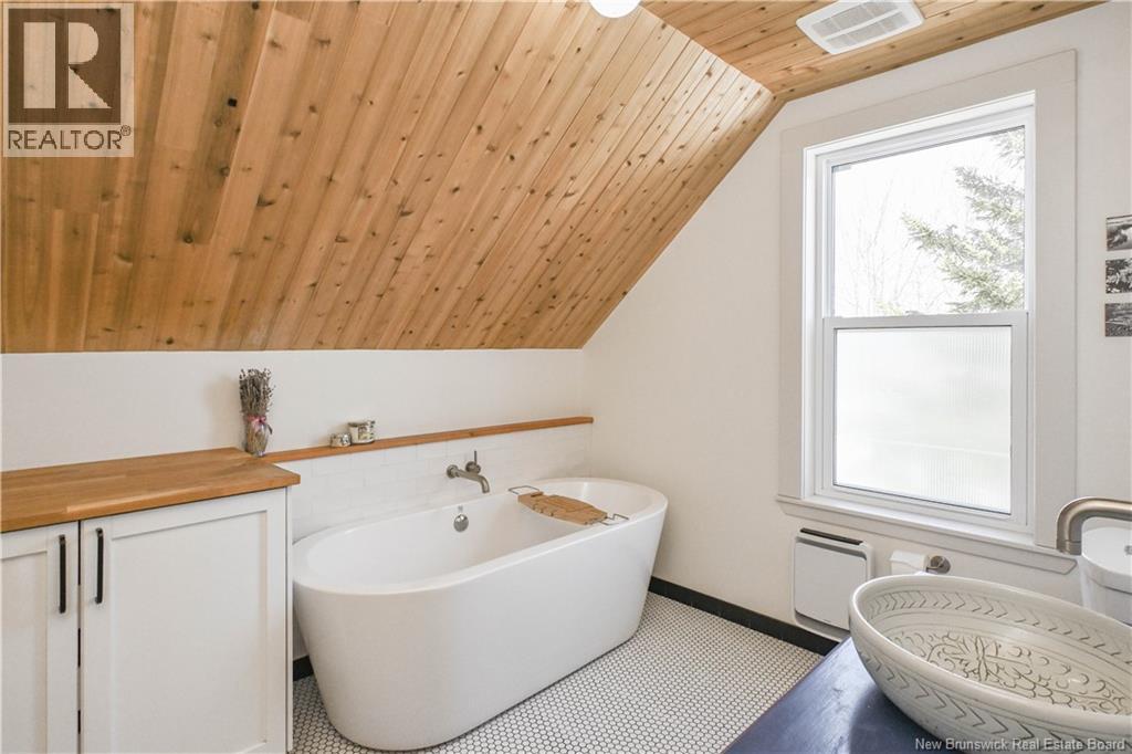 725 Saint-Pierre O. Boulevard, Caraquet, New Brunswick  E1W 1A1 - Photo 48 - NB137291