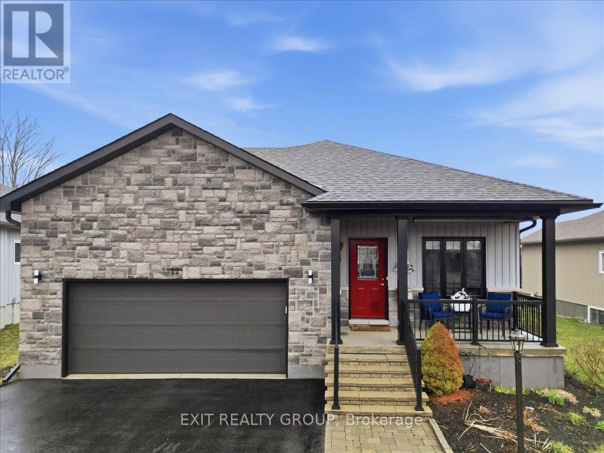12 DORCHESTER DRIVE, Prince Edward County, Ontario