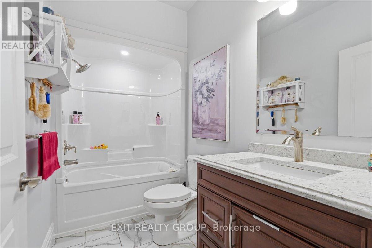 12 Dorchester Drive, Prince Edward County, Ontario  K0K 3L0 - Photo 5 - X13002416