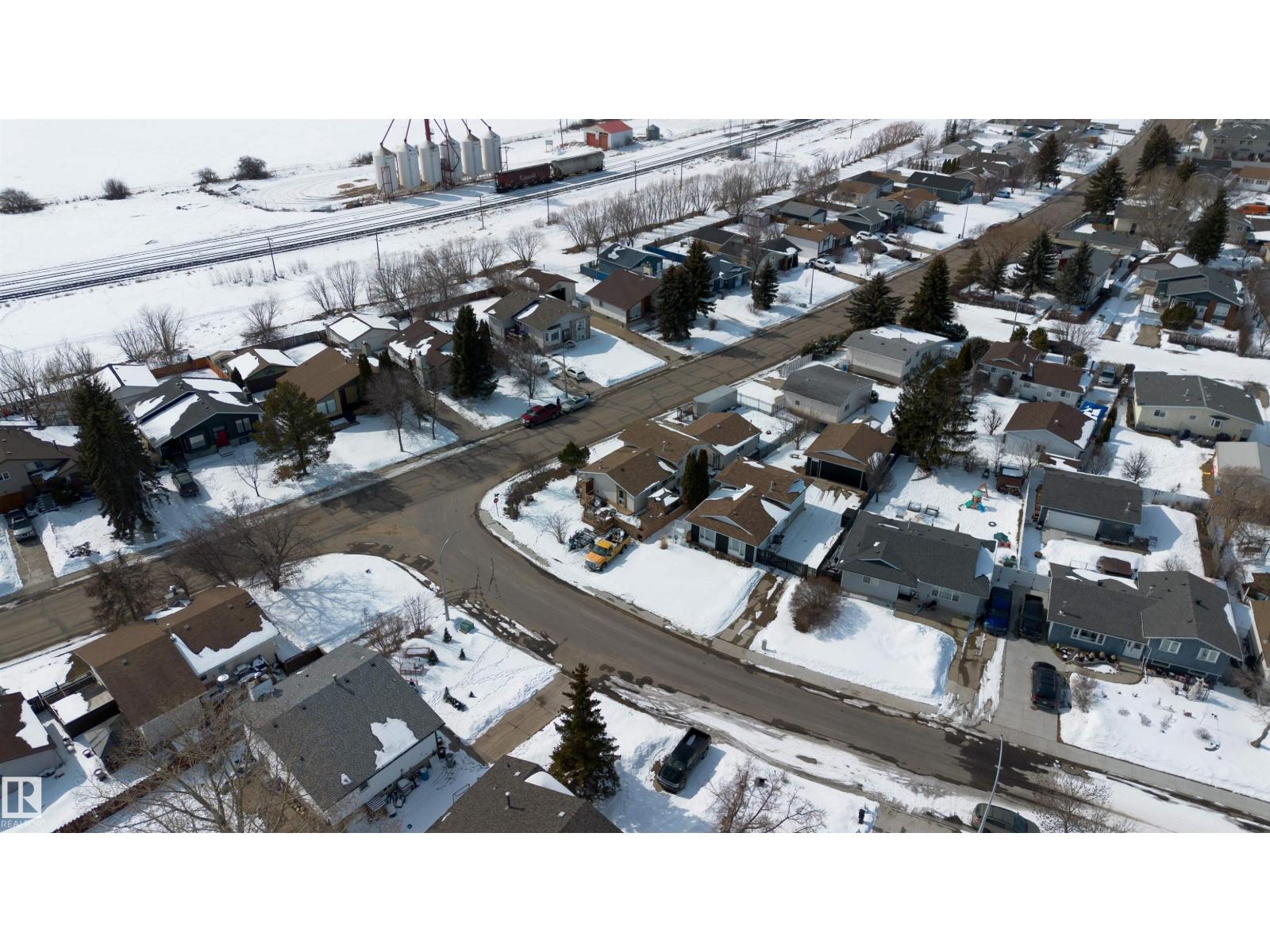 9702 95 Av, Morinville, Alberta  T8R 1H4 - Photo 5 - E4482350