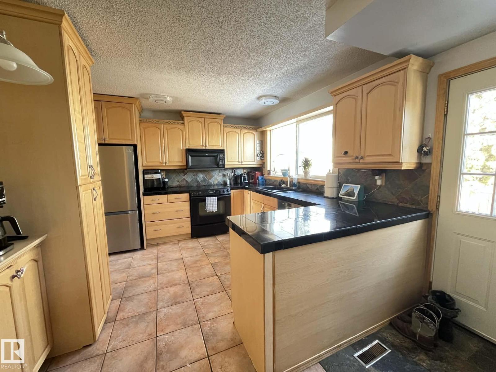 9702 95 Av, Morinville, Alberta  T8R 1H4 - Photo 8 - E4482350