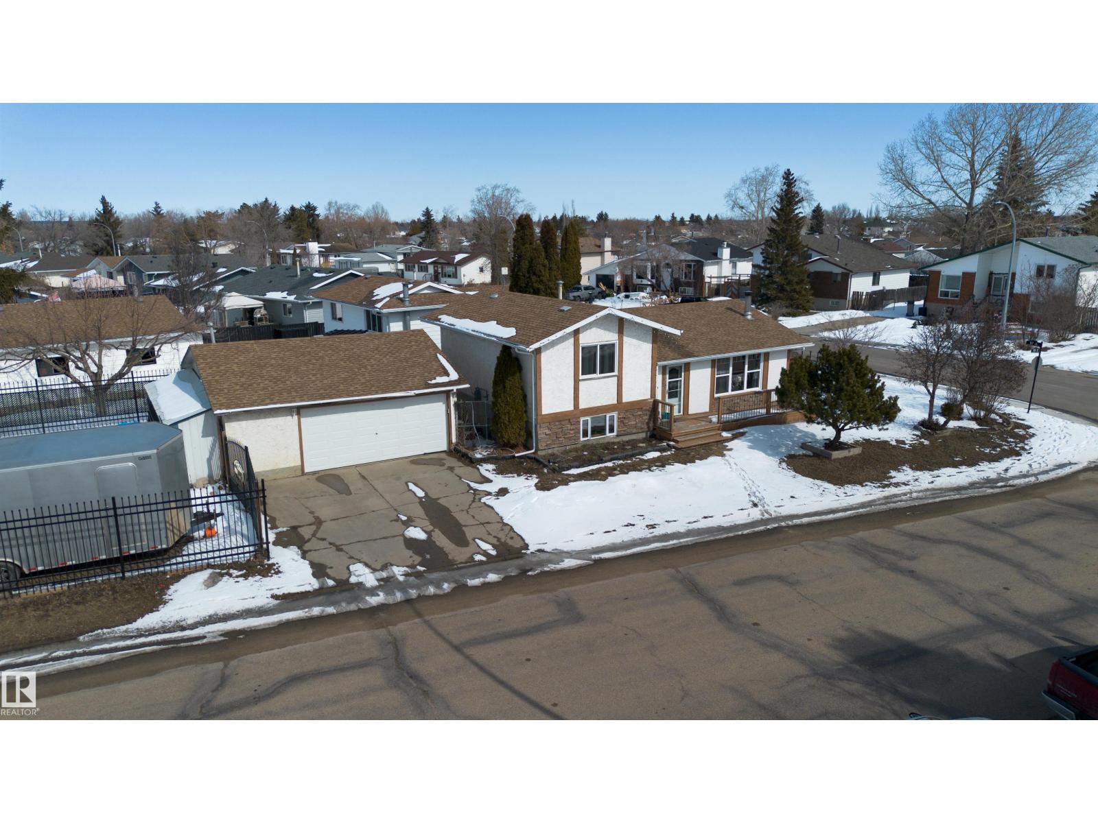 9702 95 Av, Morinville, Alberta  T8R 1H4 - Photo 3 - E4482350