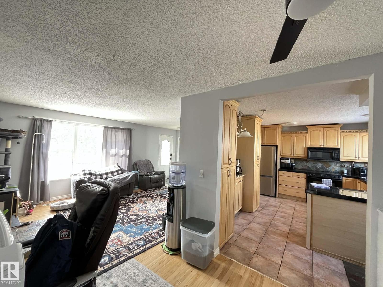 9702 95 Av, Morinville, Alberta  T8R 1H4 - Photo 17 - E4482350