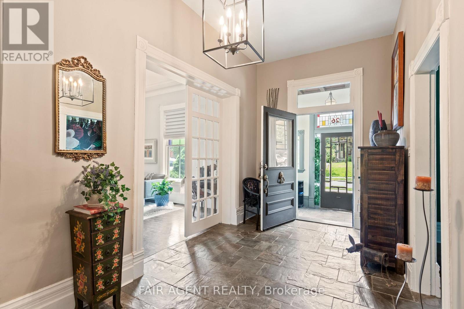 26 Daly Avenue, Stratford, Ontario  N5A 1B8 - Photo 8 - X13002448