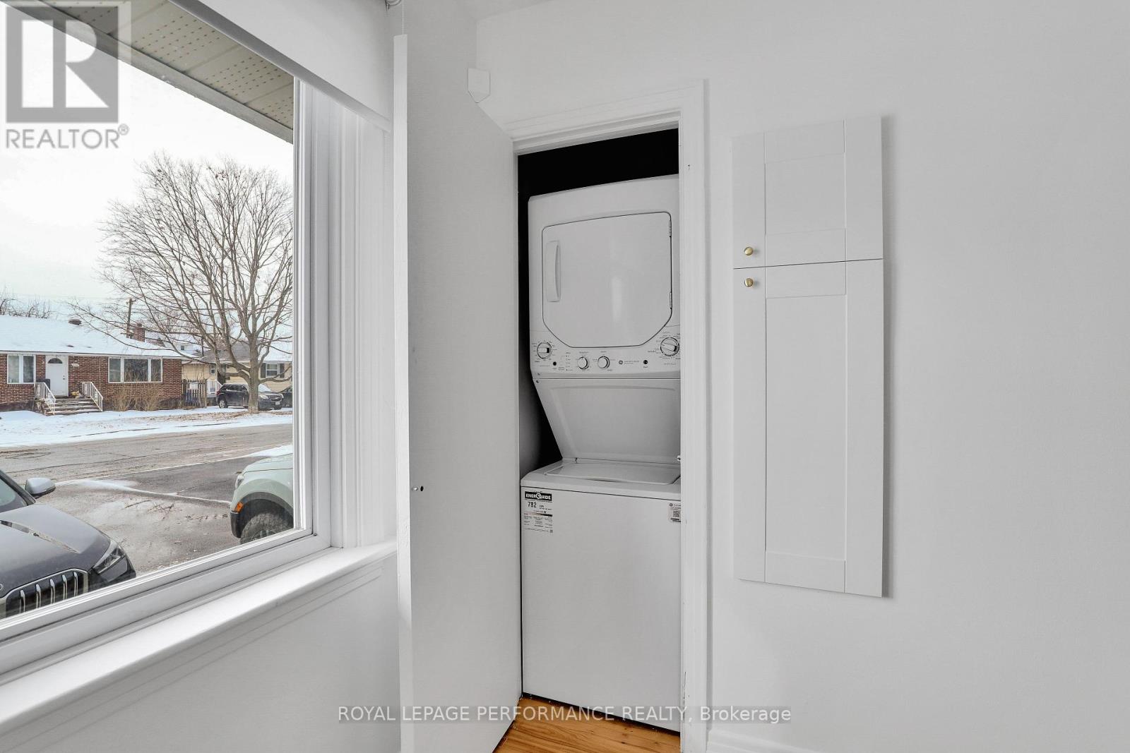 Upper Unit - 940 Brant Upper Unit Street, Ottawa, Ontario  K1K 3N2 - Photo 11 - X13002520