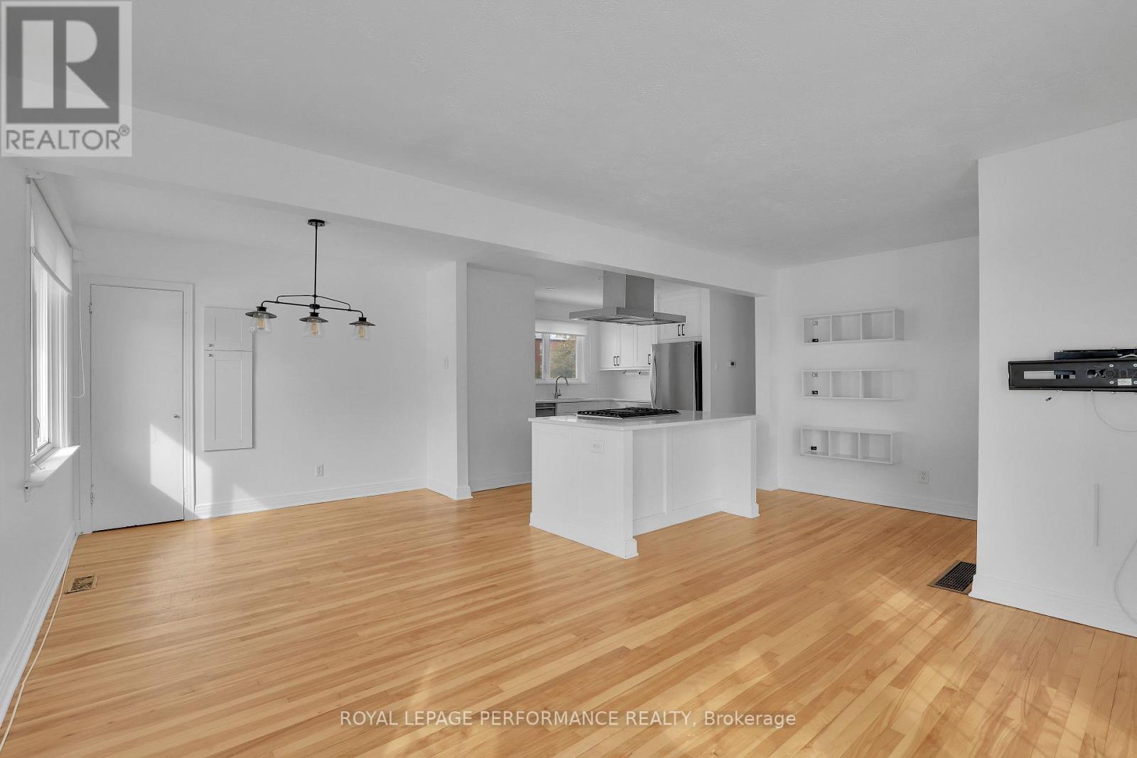 Upper Unit - 940 Brant Upper Unit Street, Ottawa, Ontario  K1K 3N2 - Photo 12 - X13002520