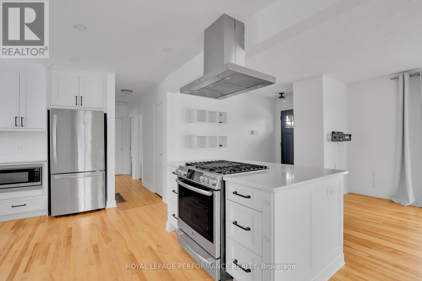 Upper Unit - 940 Brant Upper Unit Street, Ottawa, Ontario  K1K 3N2 - Photo 5 - X13002520