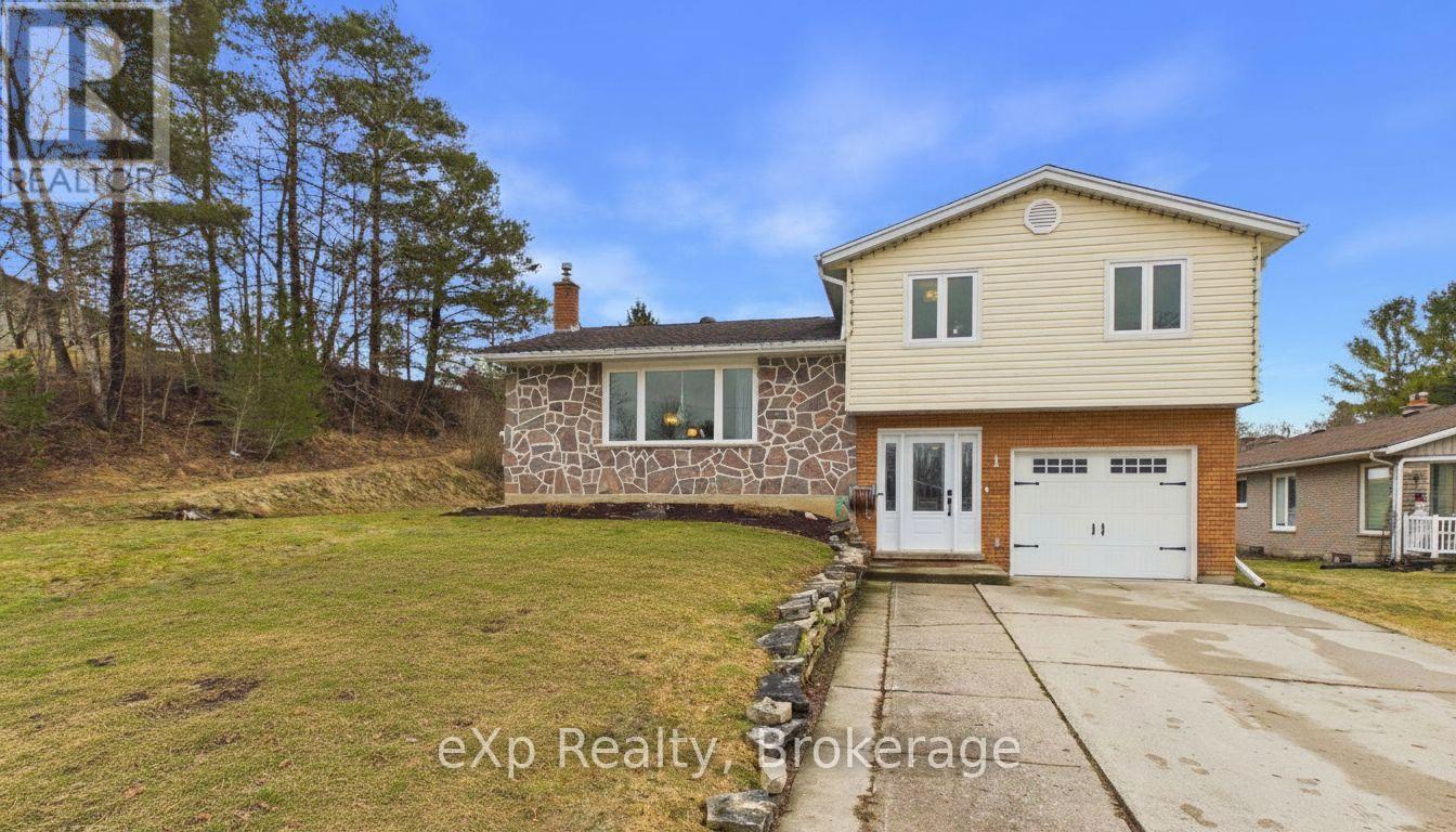 1 CENTENNIAL DRIVE, Brockton, Ontario