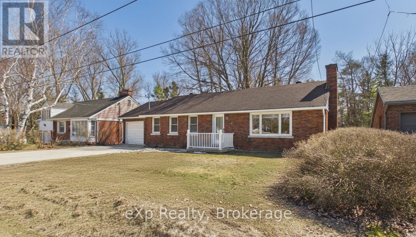 40 Johnstone Boulevard, Brockton, Ontario  N0G 2V0 - Photo 3 - X12939784