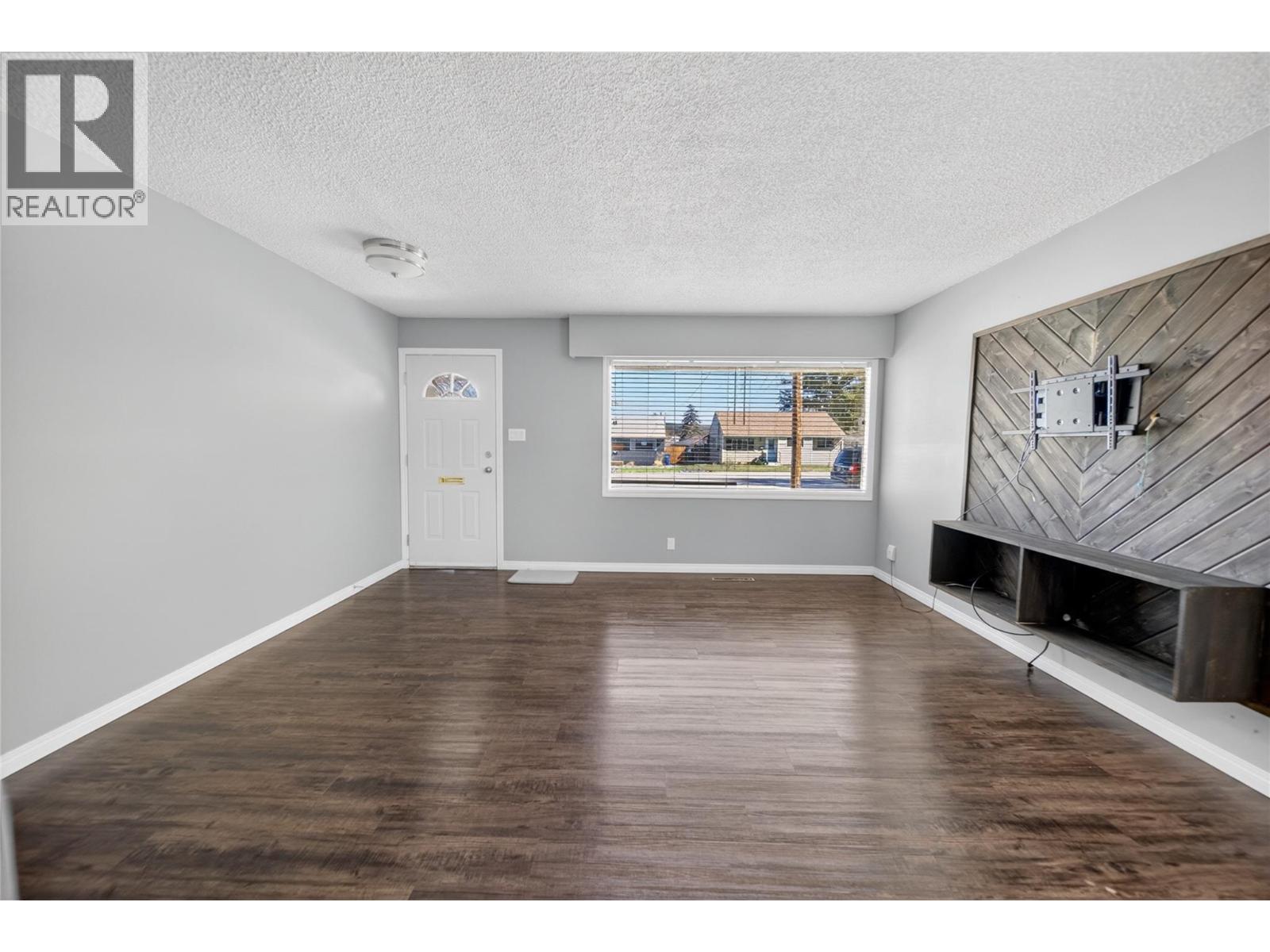403 13th Avenue S, Cranbrook, British Columbia  V1C 2W3 - Photo 10 - 10383183