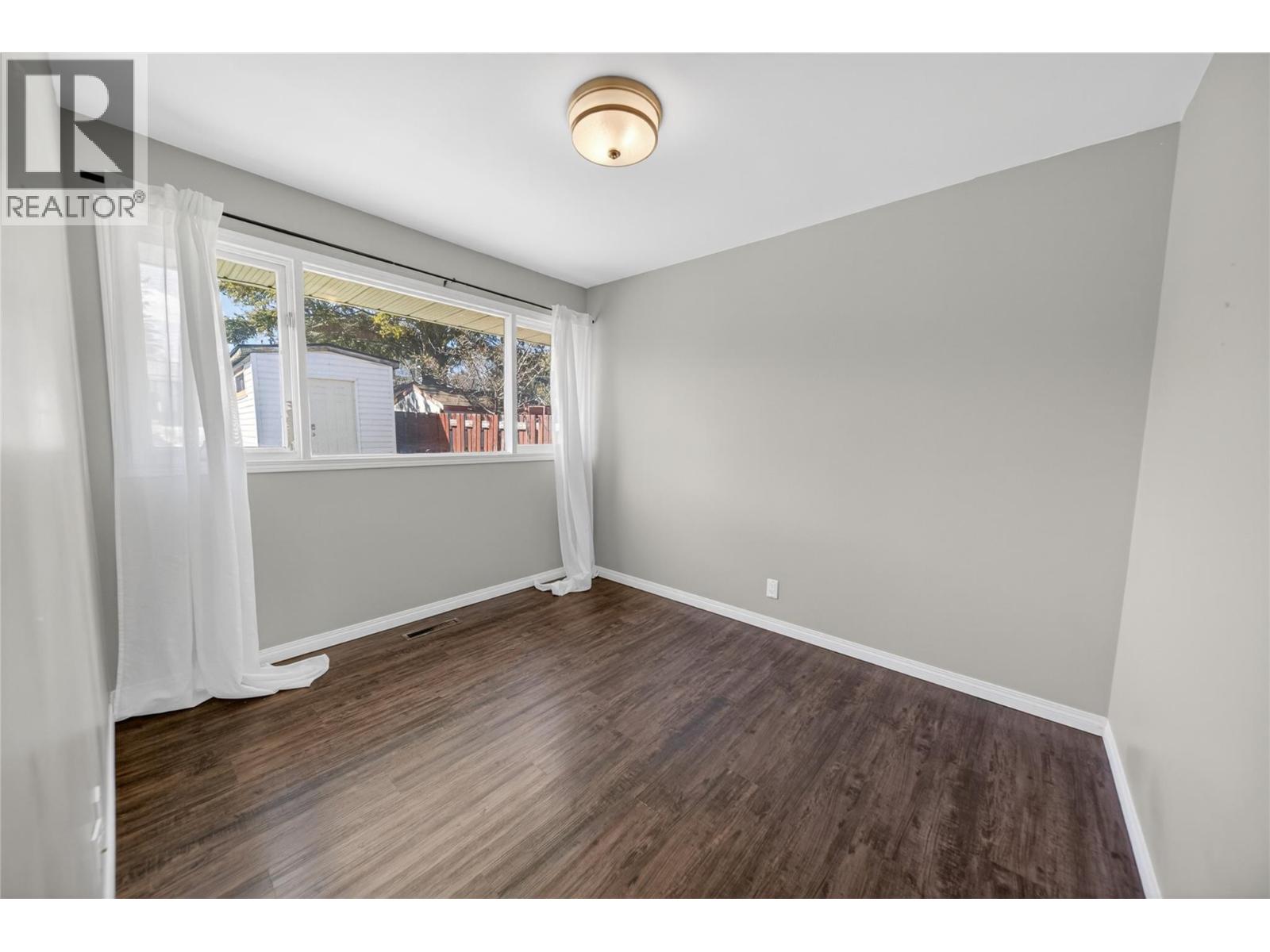 403 13th Avenue S, Cranbrook, British Columbia  V1C 2W3 - Photo 12 - 10383183