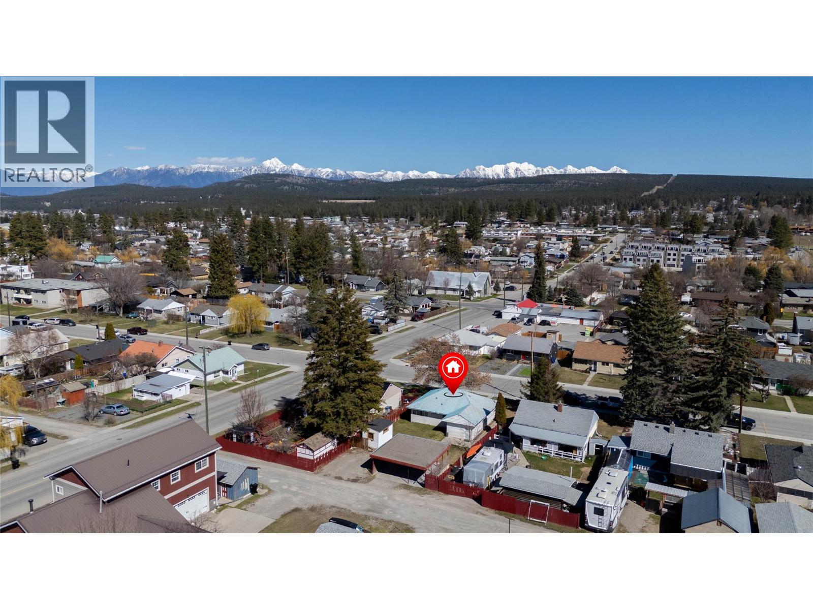 403 13th Avenue S, Cranbrook, British Columbia  V1C 2W3 - Photo 2 - 10383183