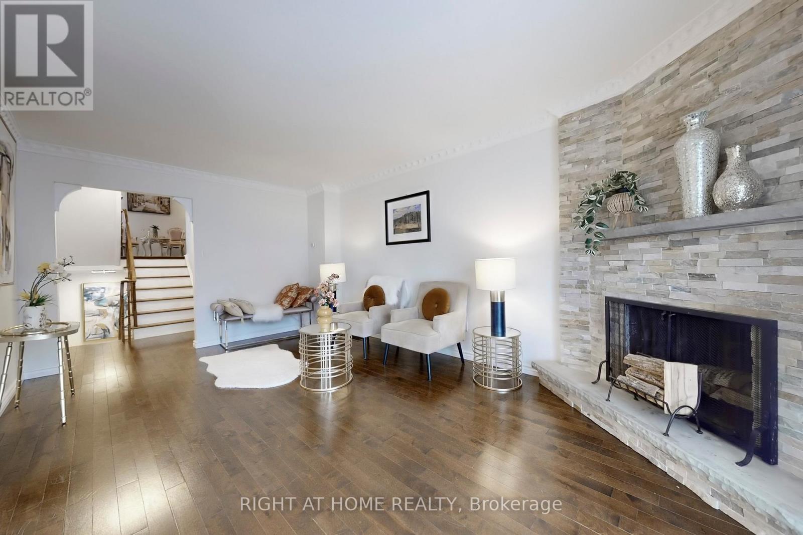 4151 Quaker Hill Drive, Mississauga, Ontario  L5C 3M2 - Photo 8 - W13000058