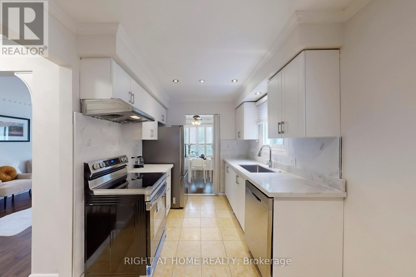 4151 Quaker Hill Drive, Mississauga, Ontario  L5C 3M2 - Photo 15 - W13000058