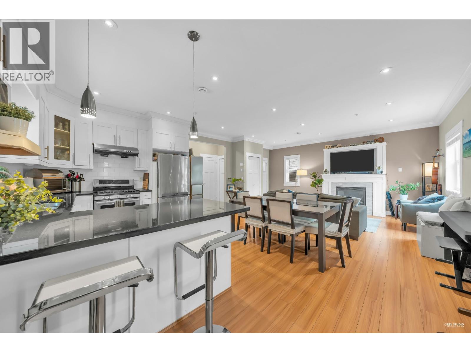 723 E 12th Avenue, Vancouver, British Columbia V5T 2J1 - Photo 11 - R3111730