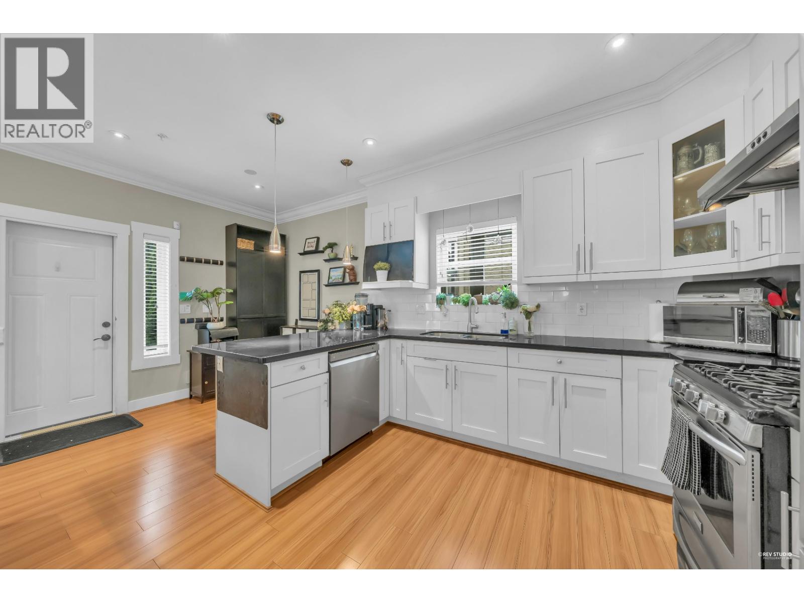 723 E 12th Avenue, Vancouver, British Columbia V5T 2J1 - Photo 13 - R3111730