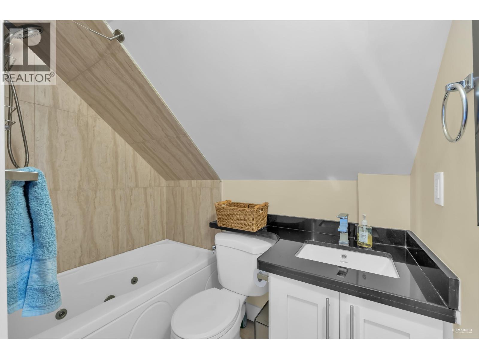 723 E 12th Avenue, Vancouver, British Columbia V5T 2J1 - Photo 26 - R3111730