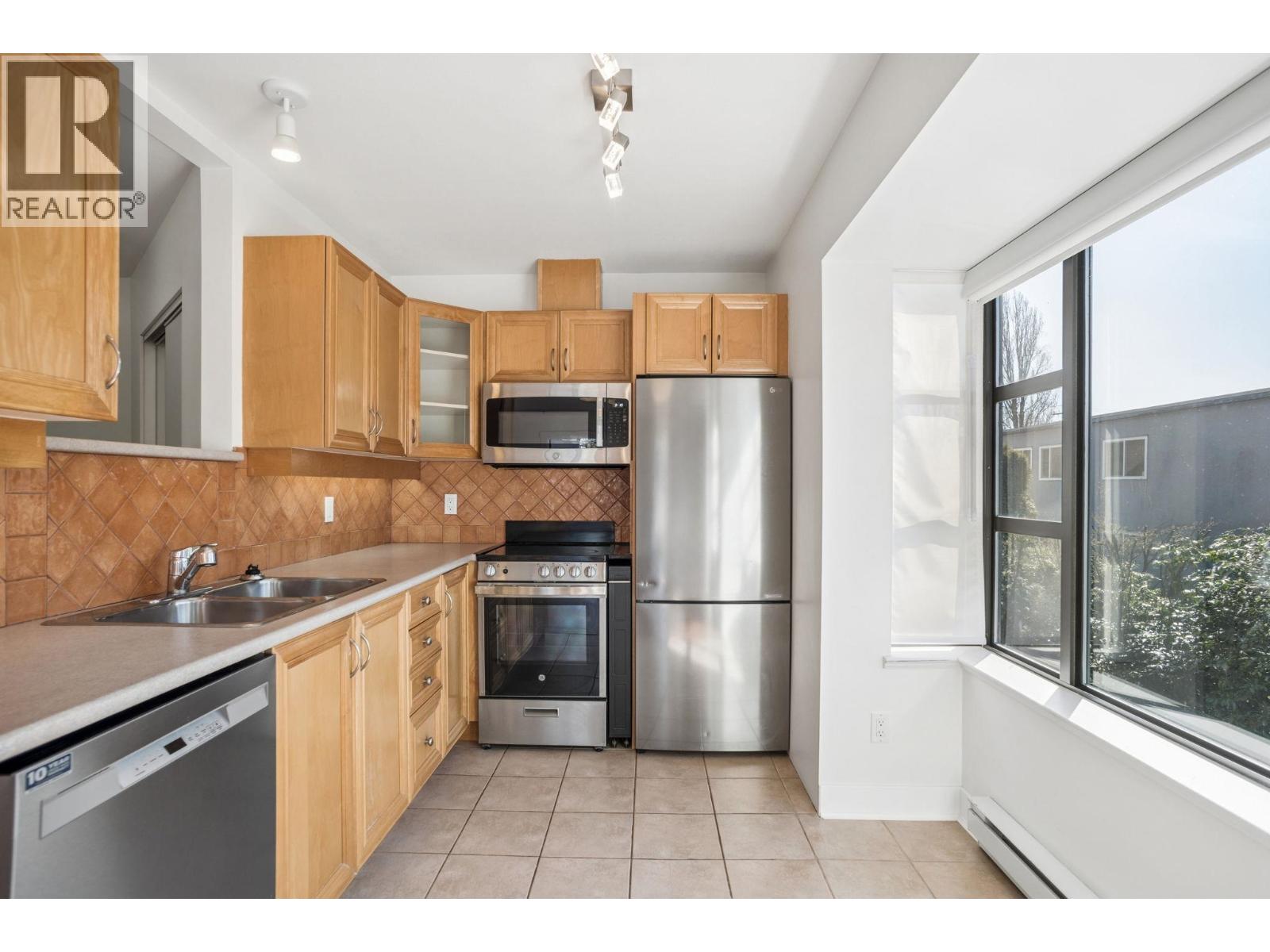 305 2119 Yew Street, Vancouver, British Columbia V6K 3G6 - Photo 9 - R3111731