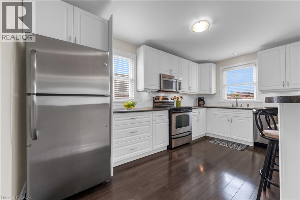 475 East 38th Street, Hamilton, Ontario  L8V 4G7 - Photo 11 - 40820915