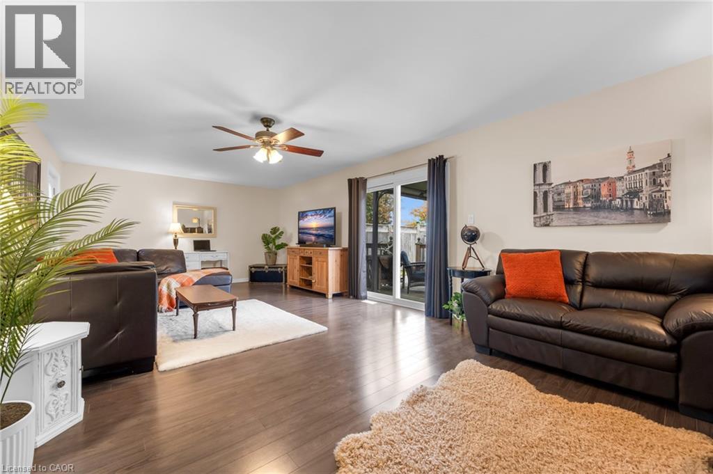 475 East 38th Street, Hamilton, Ontario  L8V 4G7 - Photo 5 - 40820915