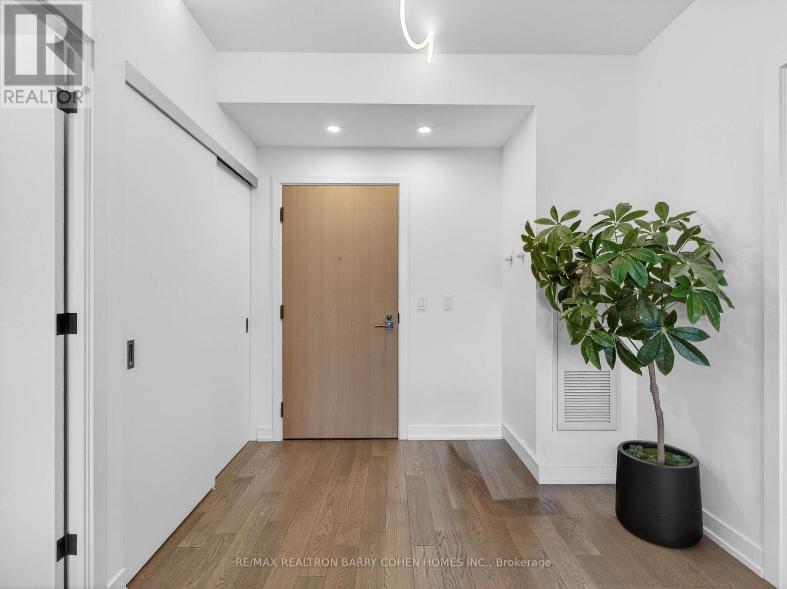 704 - 200 Sudbury Street, Toronto, Ontario M6J 0H1 - Photo 4 - C13002424