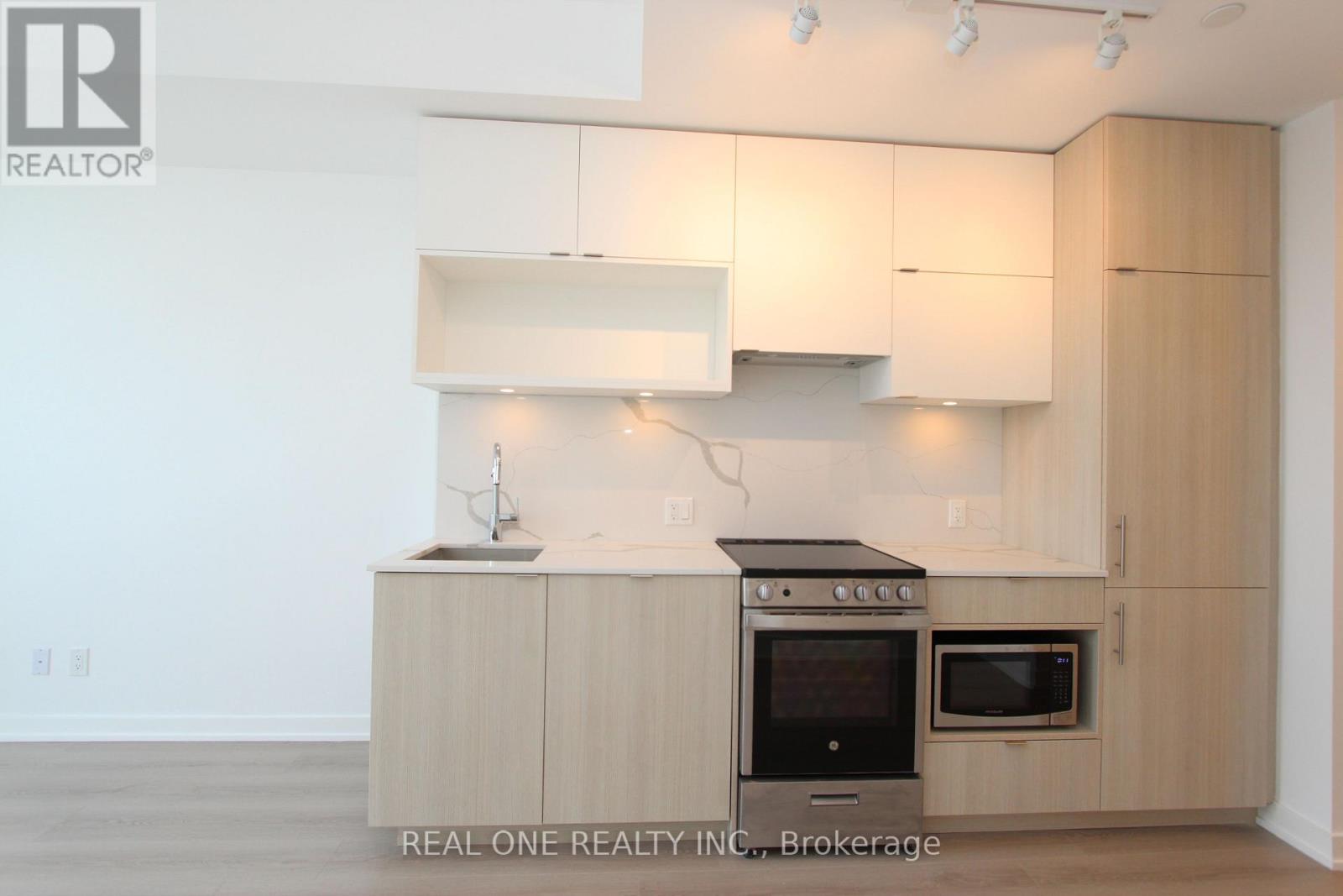 2605 - 100 Queen Street E, Toronto, Ontario  M5C 0B5 - Photo 3 - C13002516