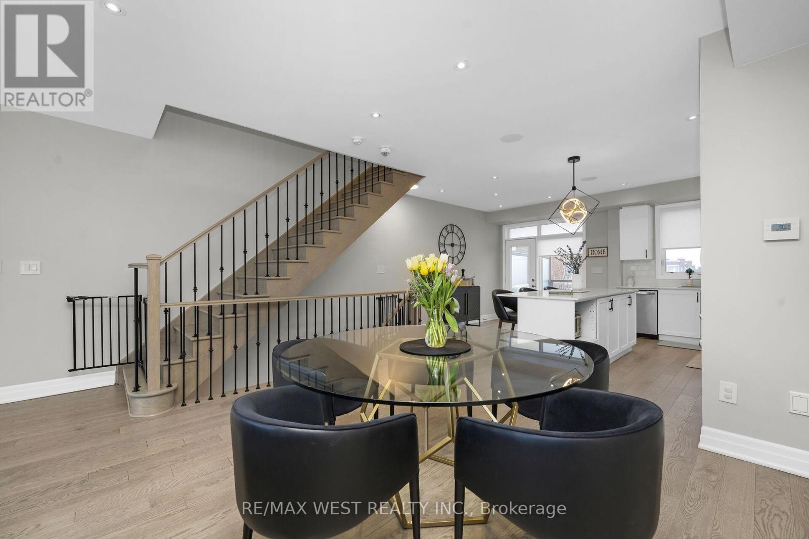 8208 Pine Valley Drive, Vaughan, Ontario  L4L 0H6 - Photo 12 - N13002288