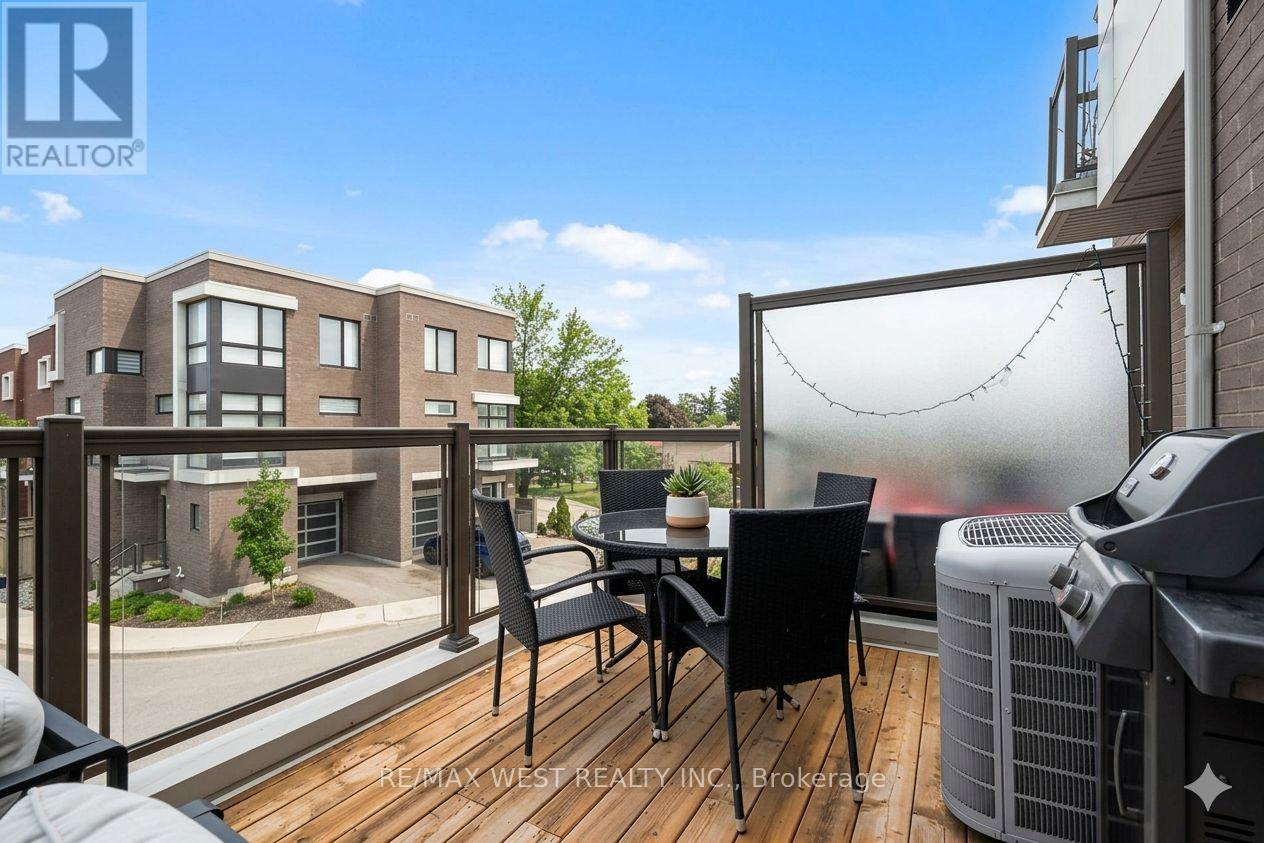 8208 Pine Valley Drive, Vaughan, Ontario  L4L 0H6 - Photo 16 - N13002288