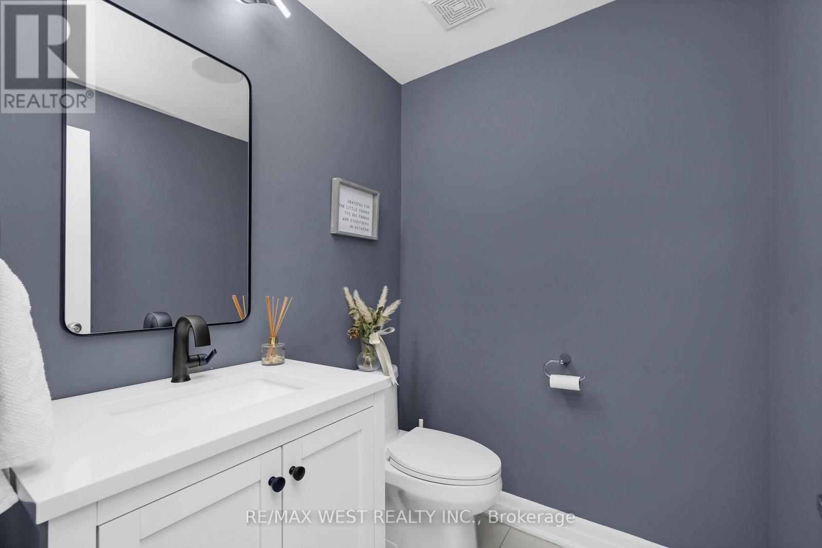 8208 Pine Valley Drive, Vaughan, Ontario  L4L 0H6 - Photo 22 - N13002288