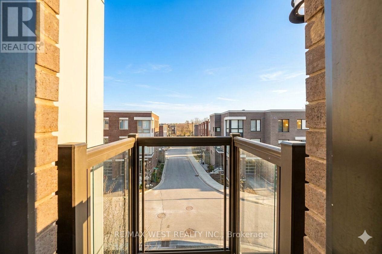 8208 Pine Valley Drive, Vaughan, Ontario  L4L 0H6 - Photo 24 - N13002288