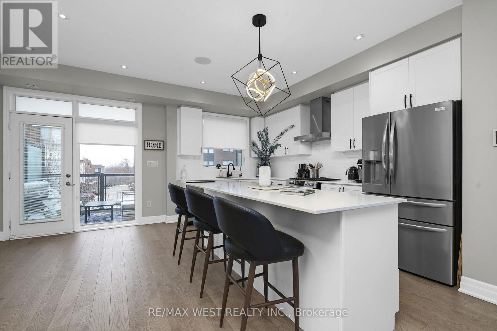 8208 Pine Valley Drive, Vaughan, Ontario  L4L 0H6 - Photo 13 - N13002288