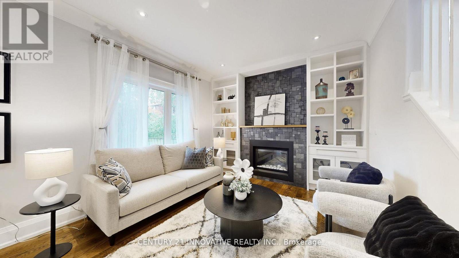 1 Dustan Crescent, Toronto, Ontario  M4J 4G4 - Photo 2 - E13002418