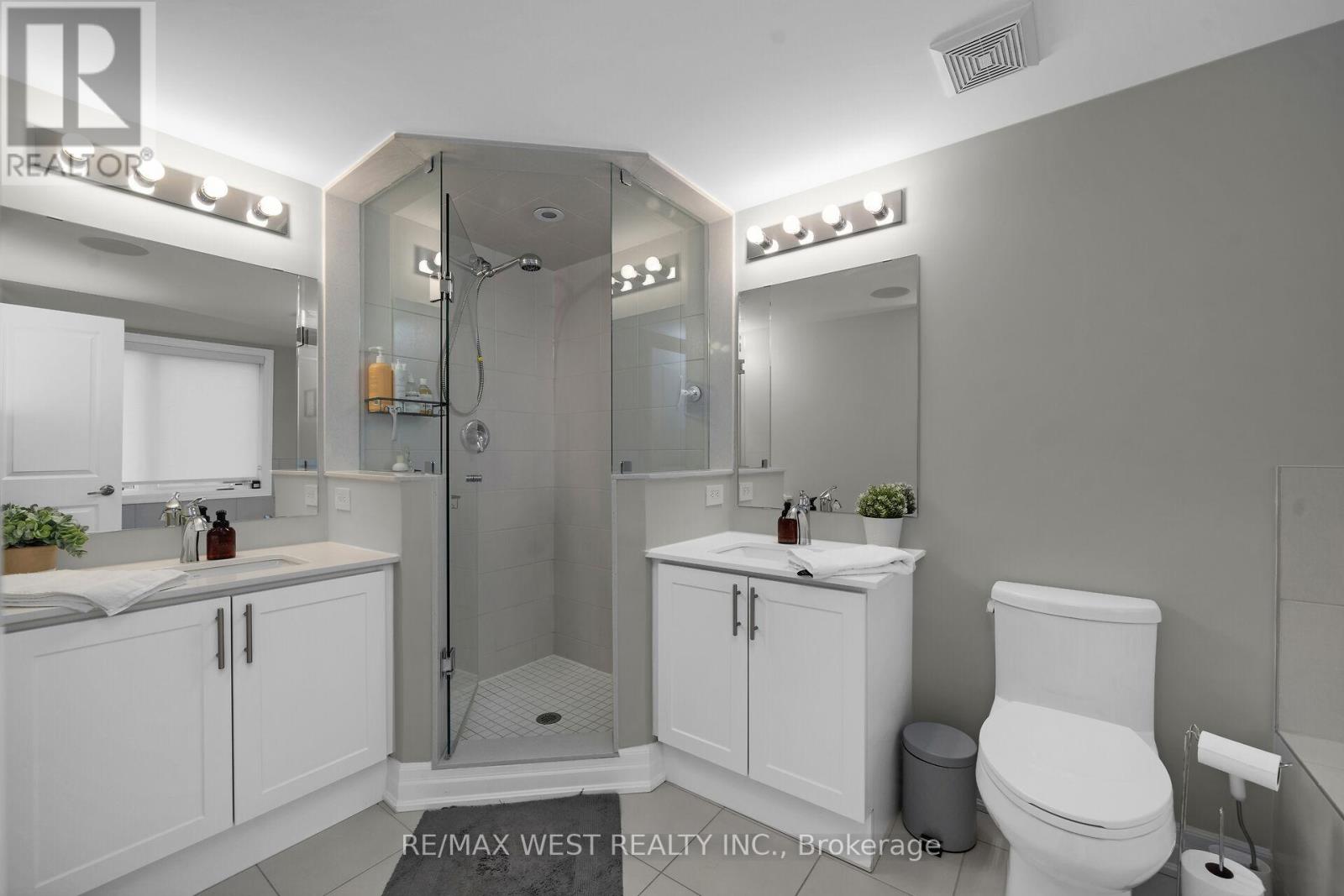 8208 Pine Valley Drive, Vaughan, Ontario  L4L 0H6 - Photo 27 - N13002288