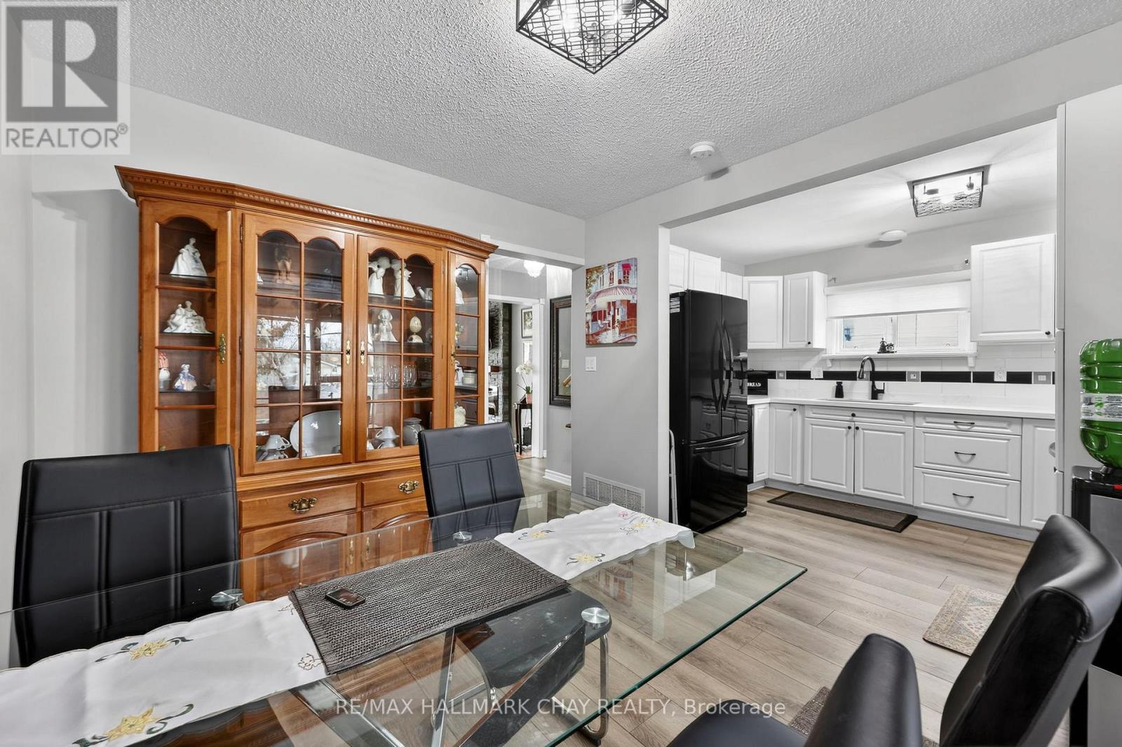 15 Wilde Place, Barrie, Ontario  L4N 4W6 - Photo 14 - S12970802