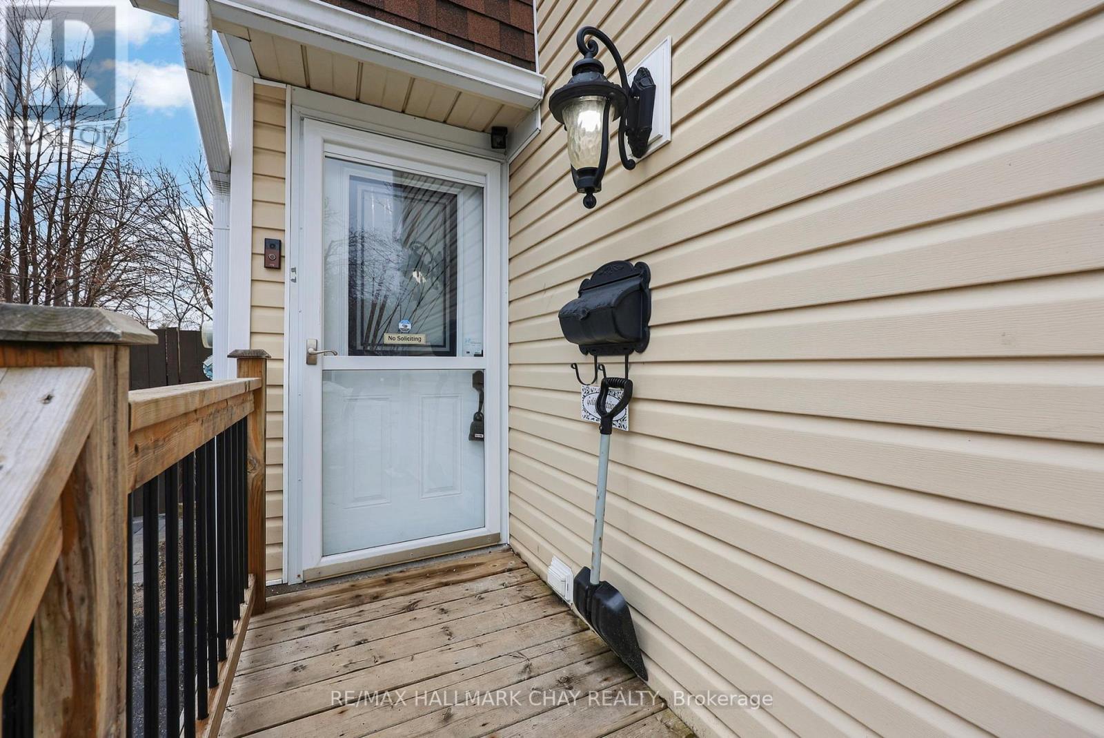 15 Wilde Place, Barrie, Ontario  L4N 4W6 - Photo 3 - S12970802