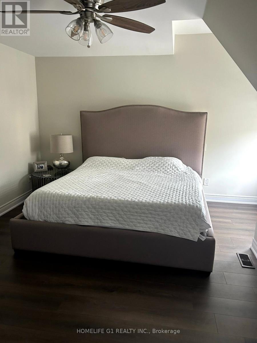 67 Dryden Way, Toronto, Ontario  M9R 0B2 - Photo 11 - W12993442