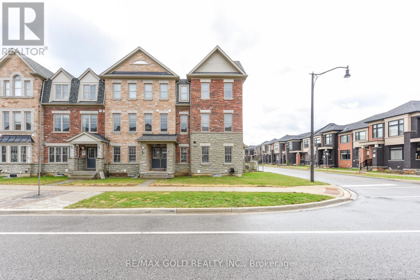 5 REMEMBRANCE ROAD, Brampton, Ontario