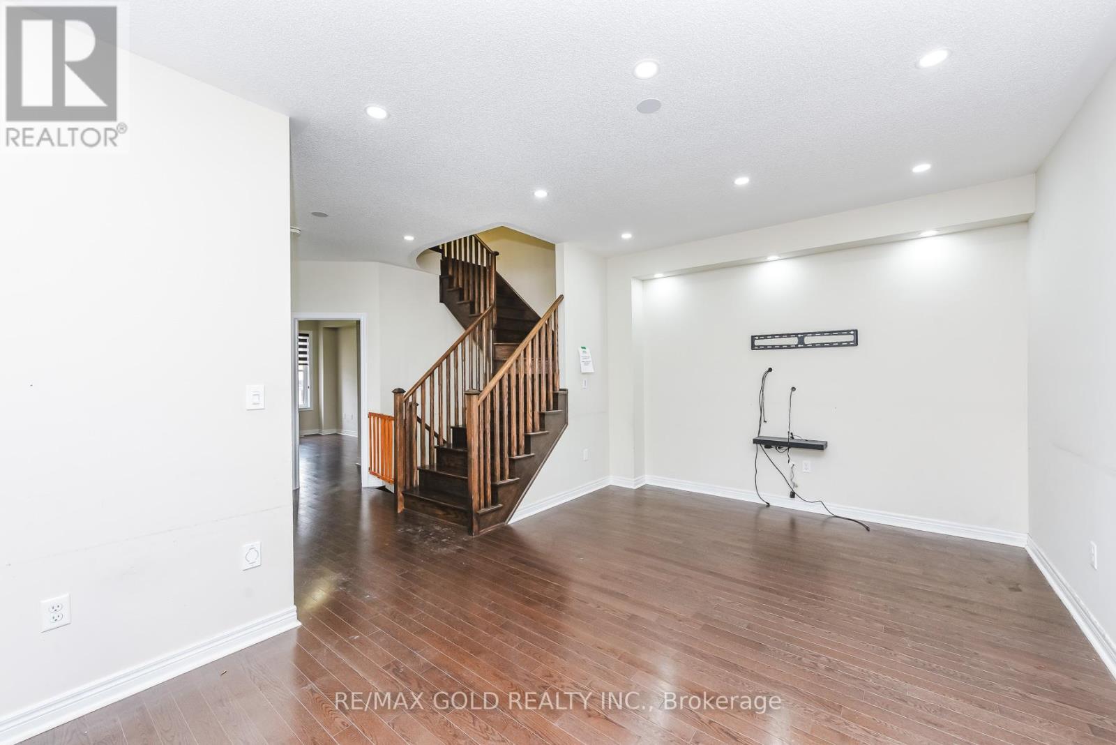 5 Remembrance Road, Brampton, Ontario  L7A 4Z1 - Photo 13 - W12994718