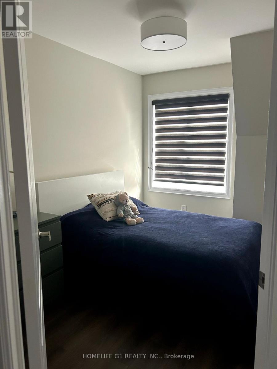 67 Dryden Way, Toronto, Ontario  M9R 0B2 - Photo 8 - W12993442