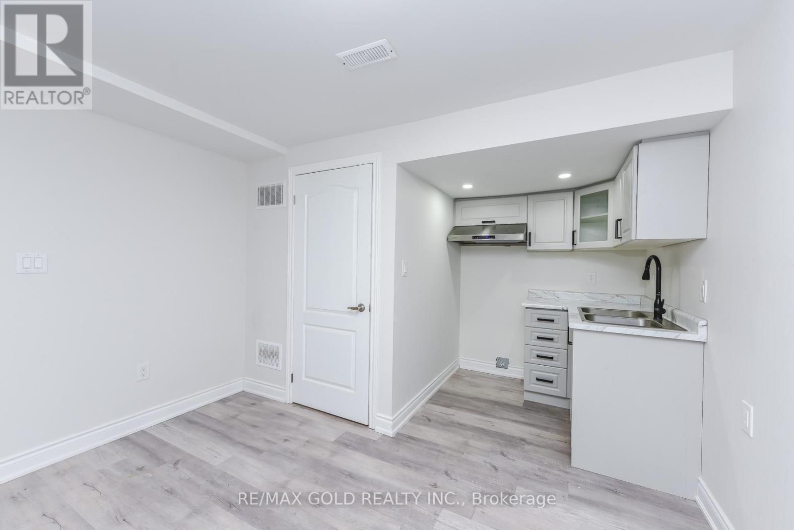 5 Remembrance Road, Brampton, Ontario  L7A 4Z1 - Photo 43 - W12994718