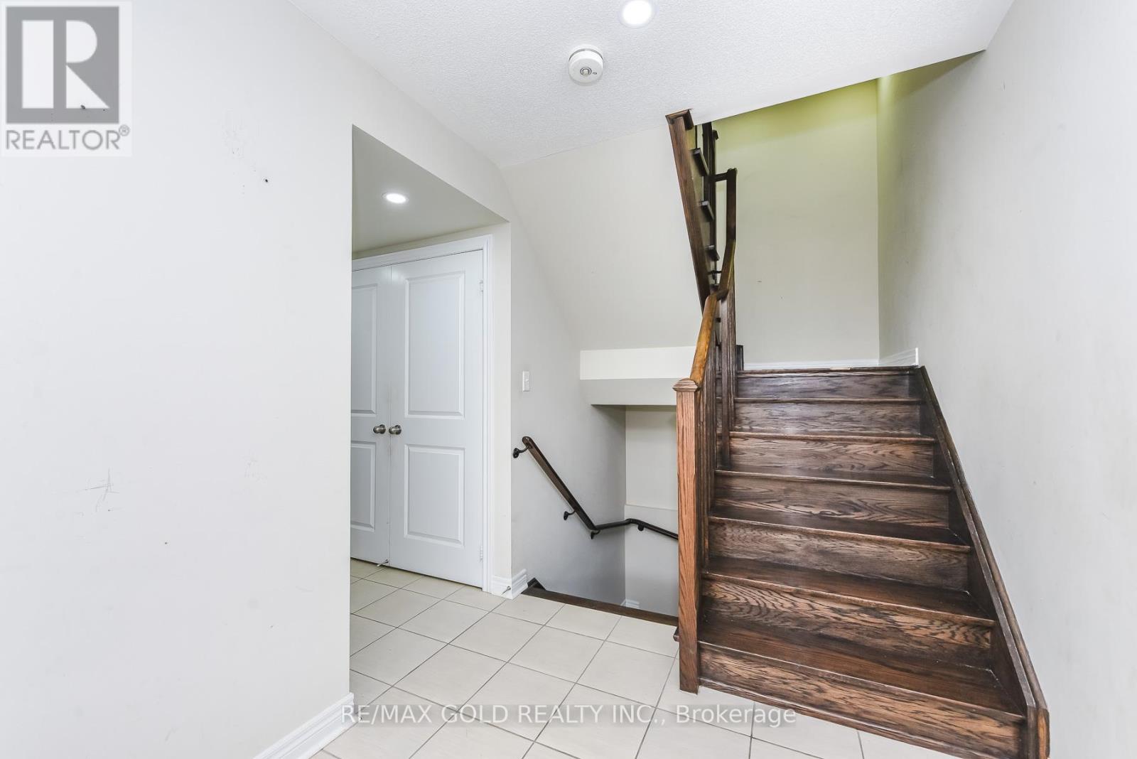 5 Remembrance Road, Brampton, Ontario  L7A 4Z1 - Photo 7 - W12994718